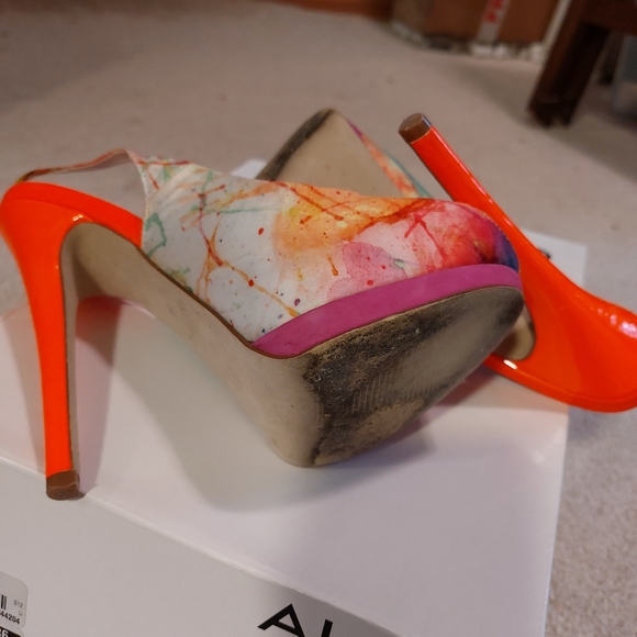 Heels - Picture 4 of 5